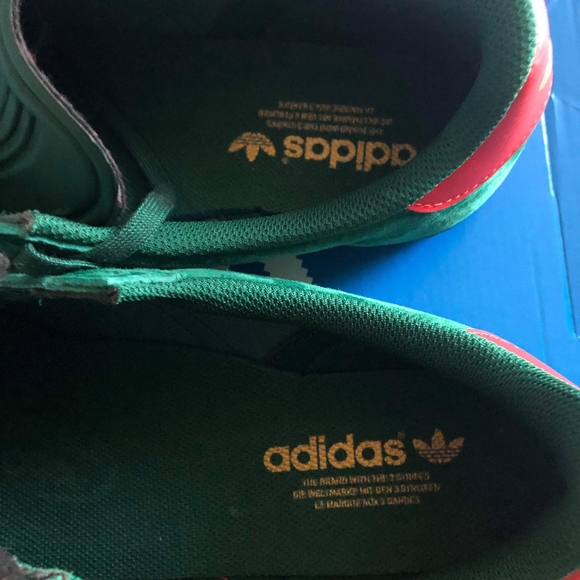 Green and red Adidas Gazelle trainers - Picture 4 of 6